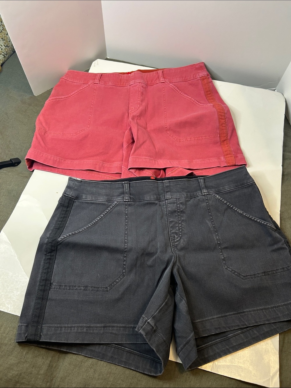 SPANX Red  and black Women's Performance Shorts ❤️